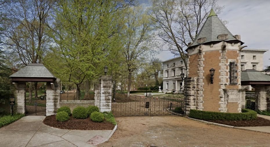 This is the gate to Portland Drive in St. Louis where protesters entered to protest at the mayor's home.