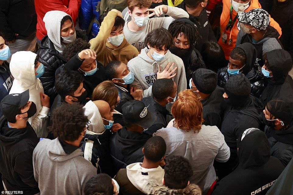 Black Friday 2020 shoppers in Virginia