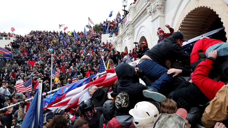 Crowds grew quickly at the U.S. Capitol